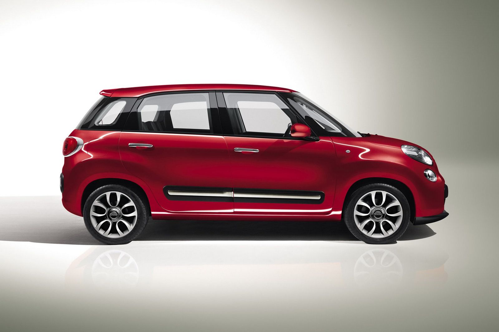 Fiat 500L - obszerna galeria zdjęć 15
