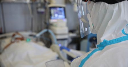 Koronawirus powoduje poważne objawy neurologiczne. Nowe badanie ujawnia ogromną skalę zjawiska