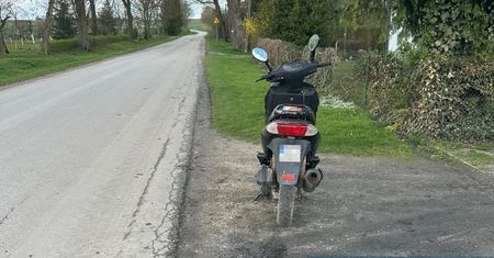 Kierował motorowerem pod wpływem alkoholu, dodatkowo znieważył policjantów