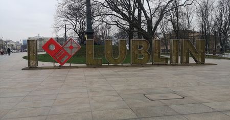 Fundacja Lux Poloniae chce spolszczenia napisu „I Love Lublin” na Placu Litewskim