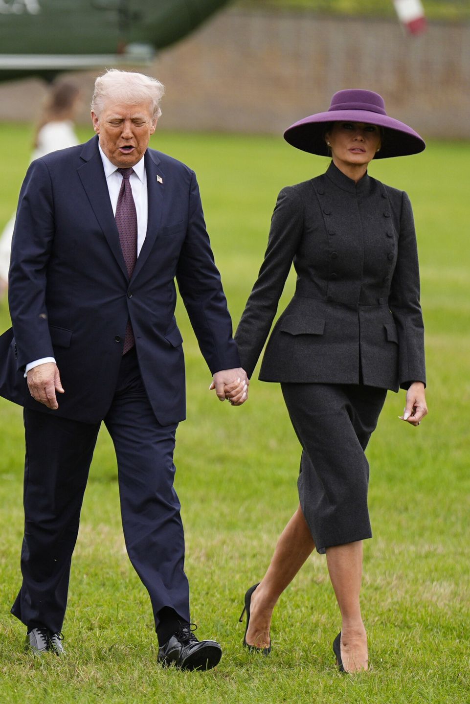 Melania Trump postawiła na czarny strój i kapelusz
