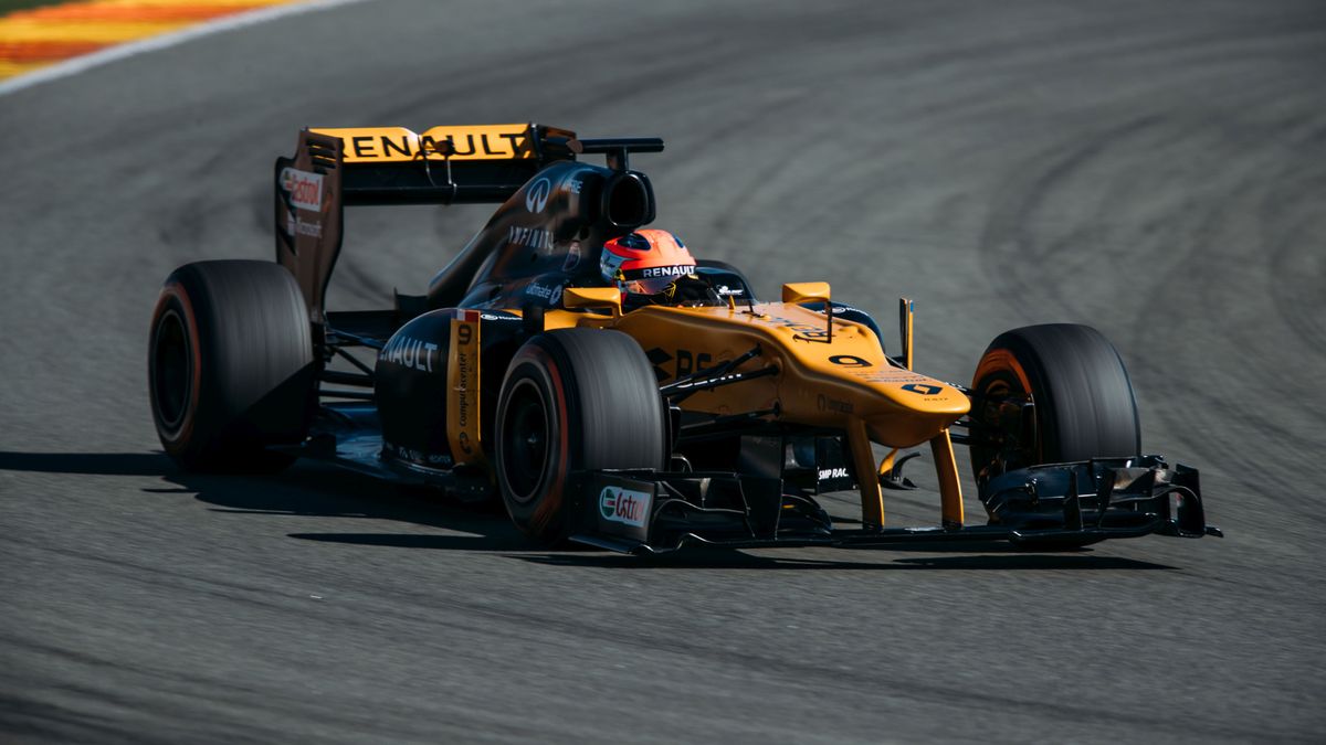 Zdjęcie okładkowe artykułu: Materiały prasowe / Renault Sport F1 / Na zdjęciu: Robert Kubica na torze w Walencji za kierownicą modelu E20