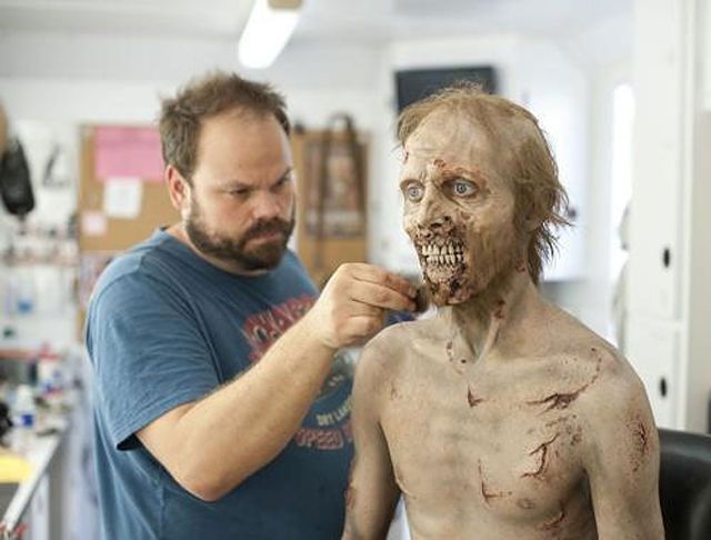 Jak przebiega przemiana w zombie? 8