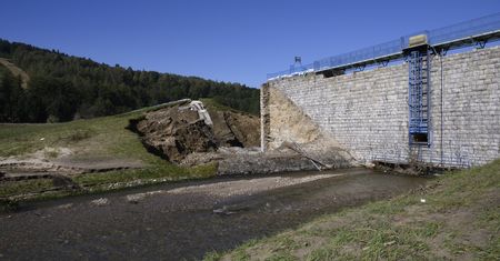 Śledztwo w sprawie tamy w Stroniu Śląskim. Prokuratura potwierdza, że bada nowe wątki