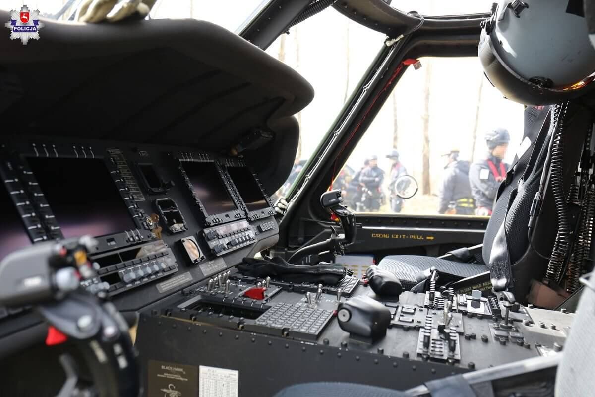 policyjny śmigłowiec BLACK HAWK