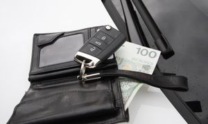 Kupił auto z salonu. Było używane. Teraz mówi o przestępstwie