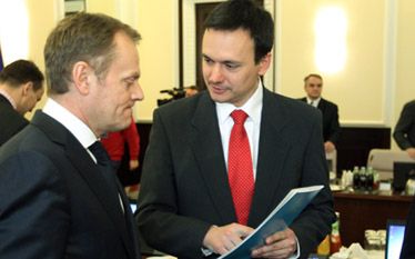 Podwyżki dla budżetówki. Rząd dzieli Polaków