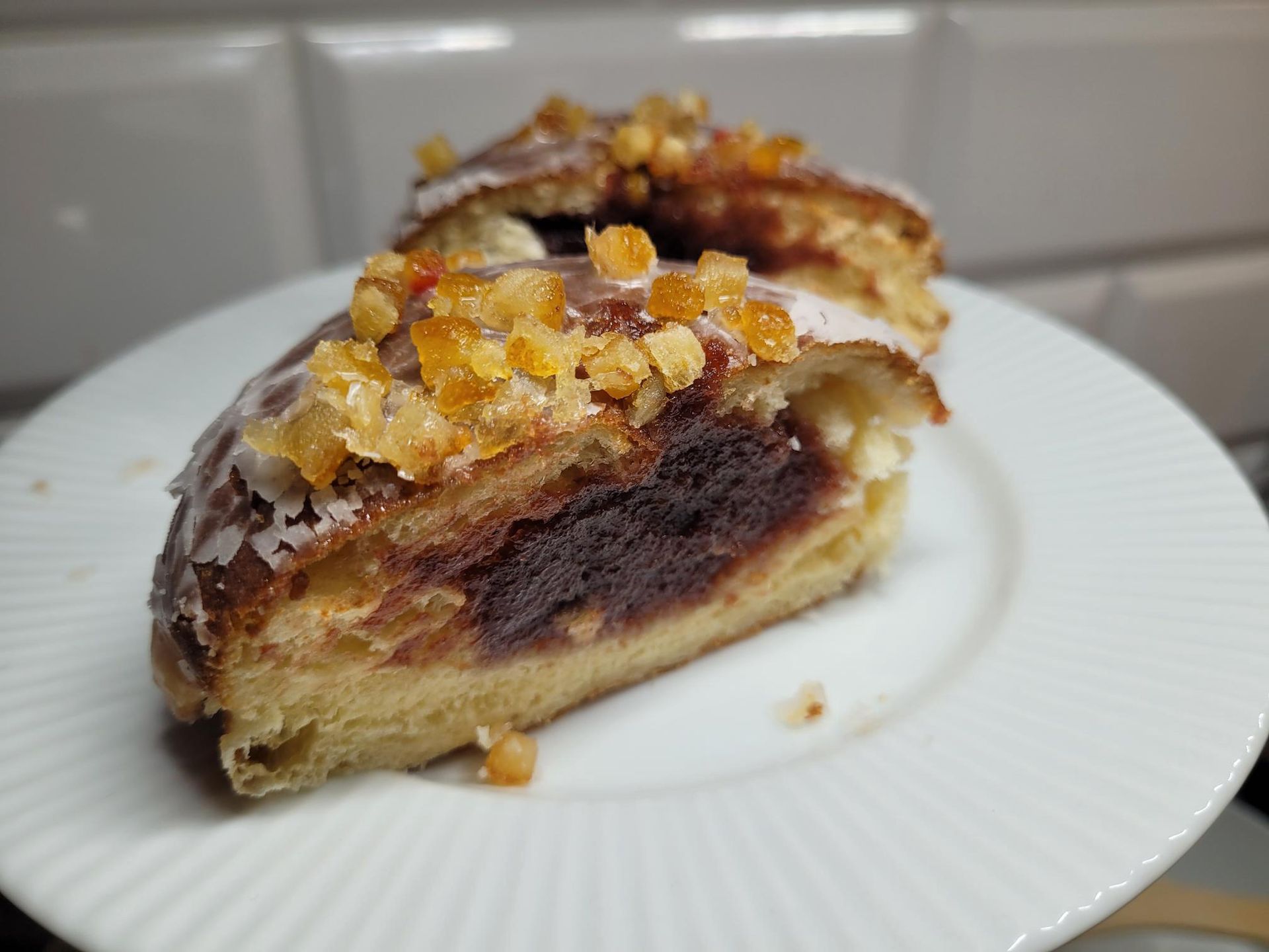 Pączek z różą z cukierni Słodki Słony - zawartość nadzienia