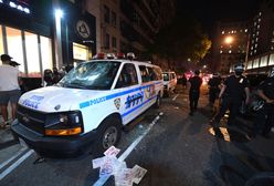 USA, Nowy Jork. Samochód nowojorskiej policji wbił sie w grupę protestujących po śmierci George'a Floyda