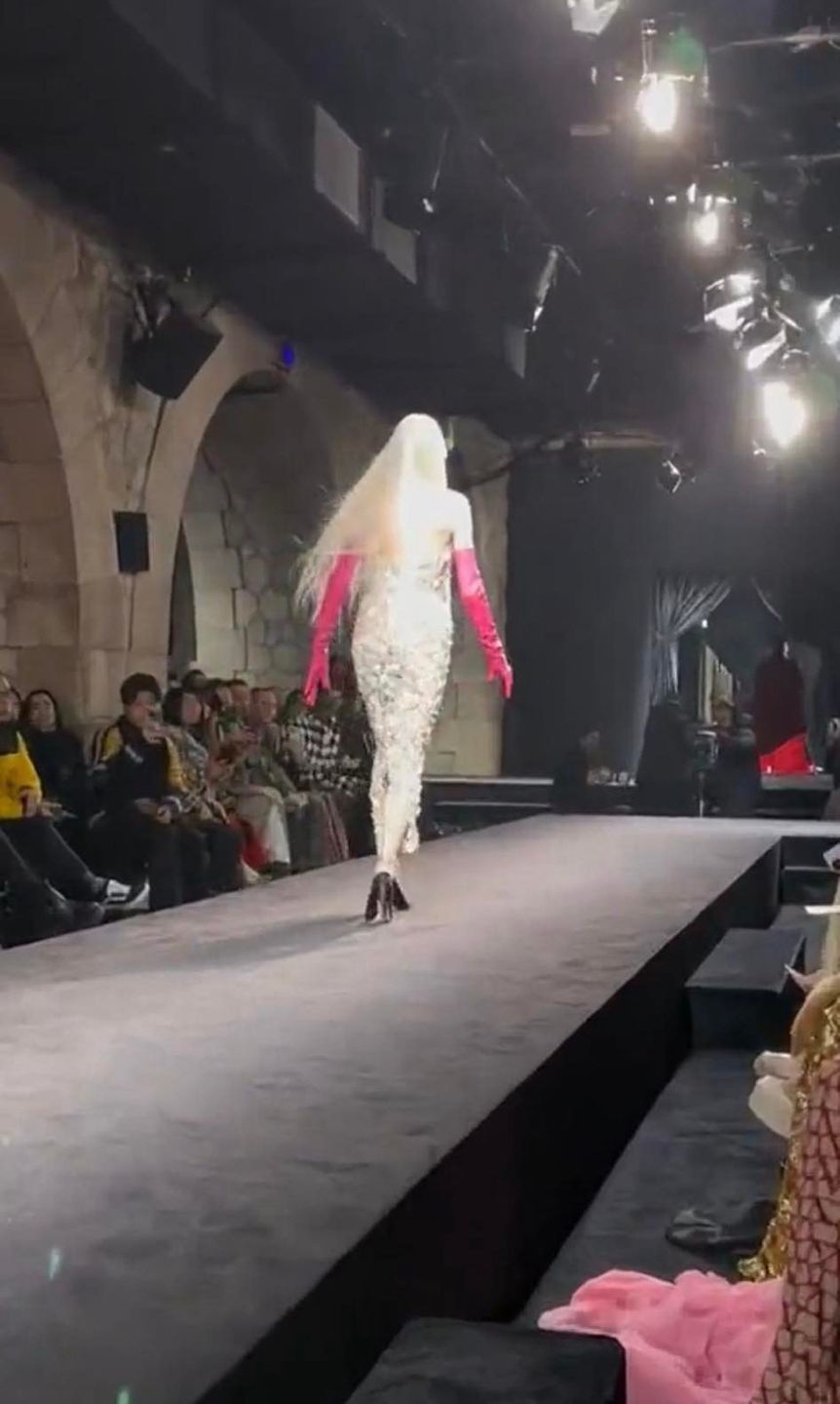 Kristen McMenamy na pokazie Valentino