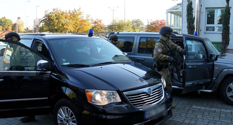 Państwo sprawnie działa i radzi sobie nawet w kryzysowych sytuacjach &#8211; mówił w programie I Polskiego Radia Dworczyk