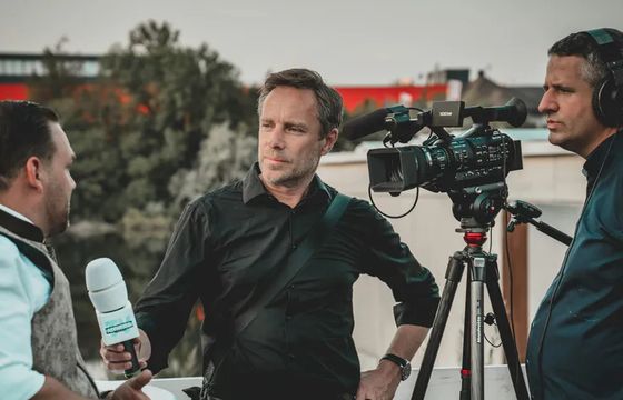 Wzrost przemocy i presji politycznej wobec mediów. Organizacja dziennikarska alarmuje