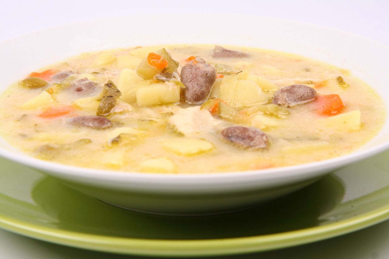 Ogórkową gotuję tylko na tym mięsie. Jest pełna smaku, esencjonalna i nie za tłusta