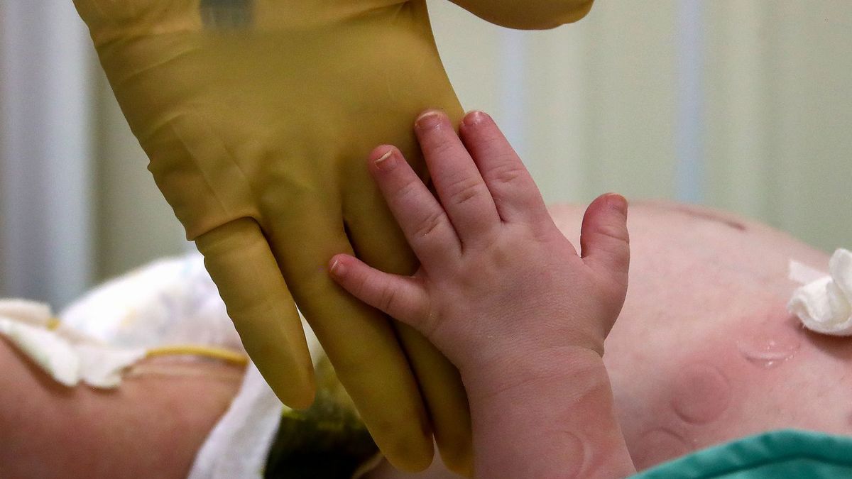 Osoby otyłe są bardziej narażone na koronawirusa.