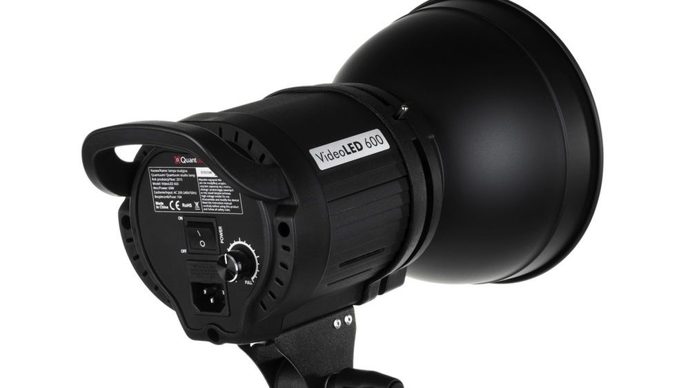 Quantuum prezentuje nową lampę dla filmowców i fotografów - VideoLED 600 1