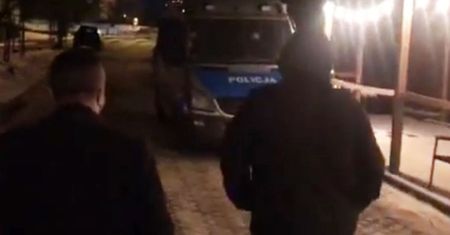 Obostrzenia. Policja i sanepid w otwartych lokalach w Gdańsku Wrzeszczu