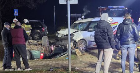Trzy osoby ranne po zderzeniu dwóch aut w Sarniej Zwoli. Wśród poszkodowanych 13-latek [Foto]