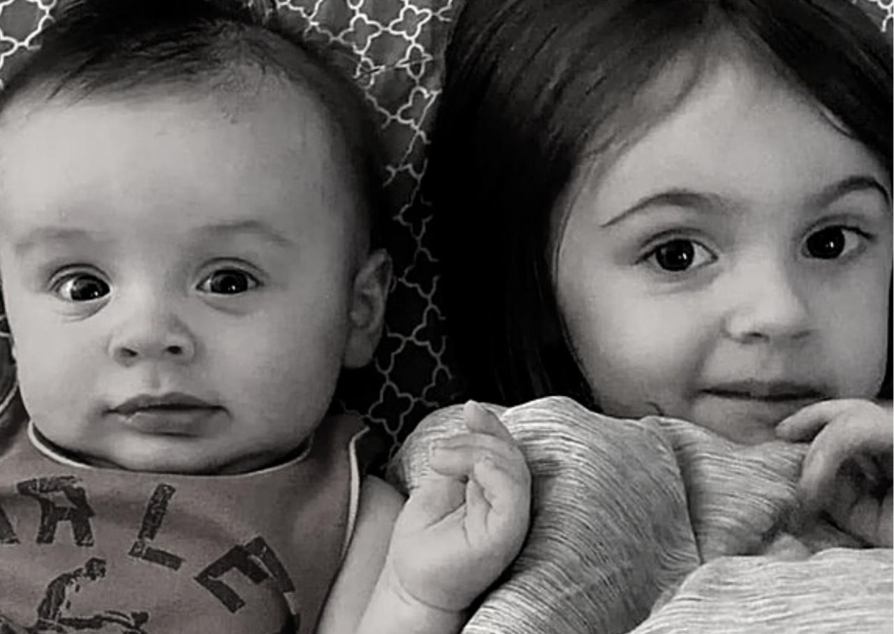 "Przyjaciel" rodziny zaatakował dzieci. Oboje nie żyją, a ich mama walczy o życie w szpitalu