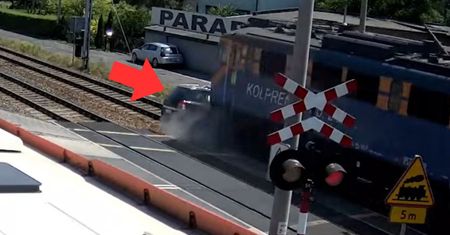Nastolatkowie wjechali pod pociąg. Wstrząsające nagranie z Częstochowy