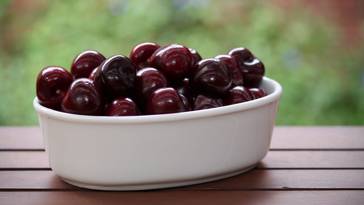 Czereśnie w puszce w soku (owoce i płyn)