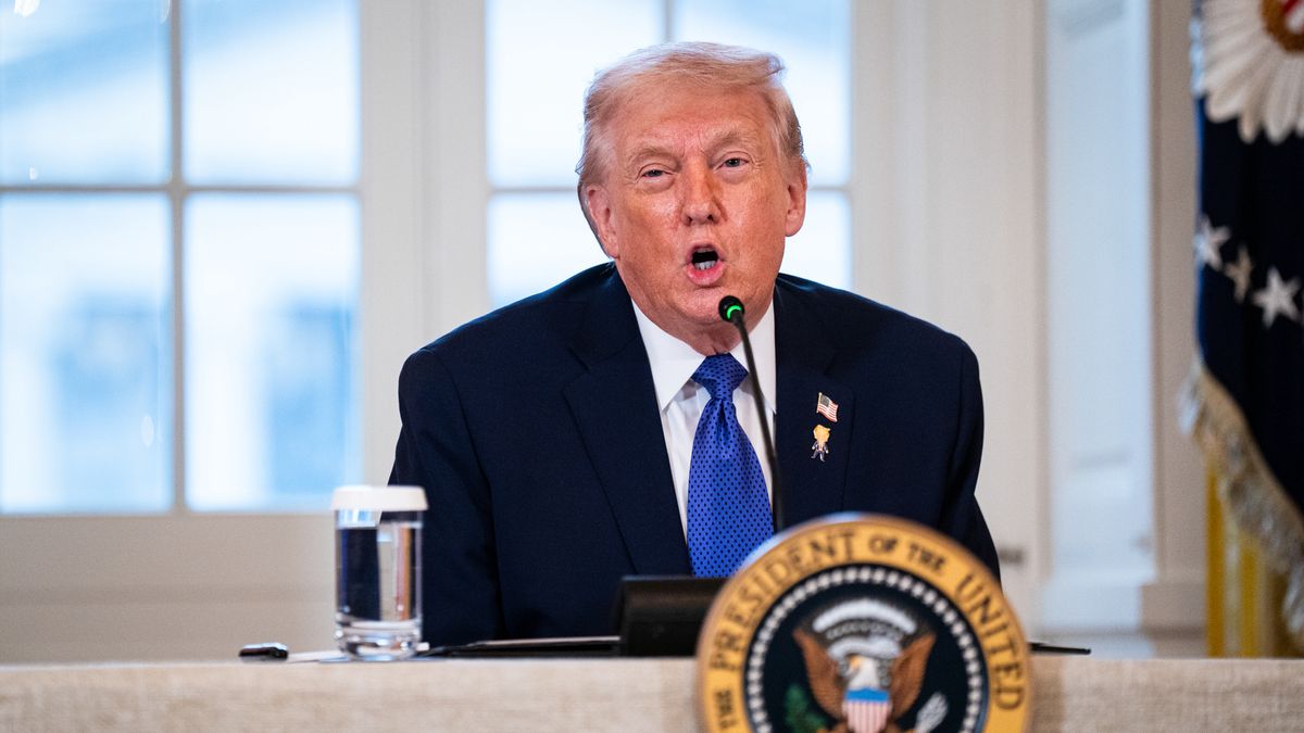 US President Donald Trump during a meeting with oil executives in the East Room of the White House in Washington, DC, US, on Friday, Jan. 9, 2026. Major US oil executives expressed caution about President Donald Trump's push for them to spend at least $100 billion to rebuild Venezuela, with the head of Exxon Mobil Corp. calling the nation currently "uninvestable." Photographer: Al Drago/Bloomberg via Getty Images