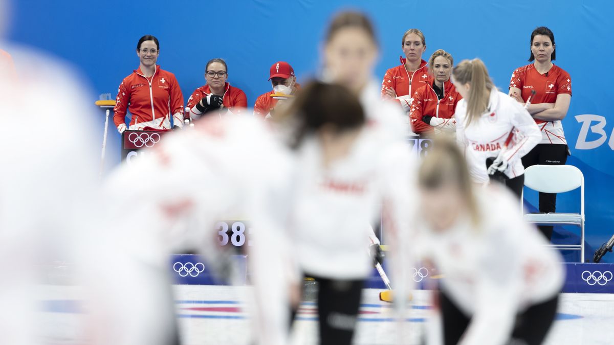 Zdjęcie okładkowe artykułu: PAP/EPA / Na zdjęciu: curling podczas IO