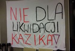 Protest społeczny w obronie liceum na Mokotowie. "Nie dla likwidacji Kazika!"