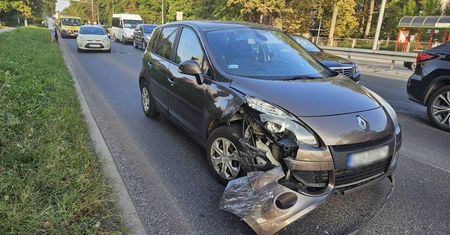 Drugi dzień z rzędu w tym samym miejscu doszło do zderzenia samochodów. Jedna osoba trafiła do szpitala