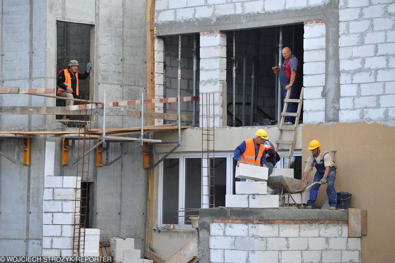 W Polsce brakuje około 150 tys. budowlańców.