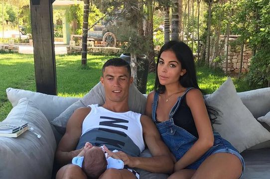 Cristiano Ronaldo znów zostanie  tatą. Tym razem dziecko urodzi jego dziewczyna