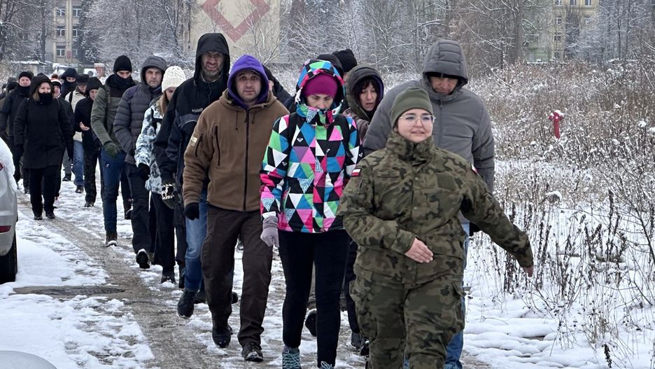 Szkolenie z gotowości obywatelskiej w Świętokrzyskiem - WOT uczy survivalu i cyberbezpieczeństwa. Więcej na kolejnych zdjęciach