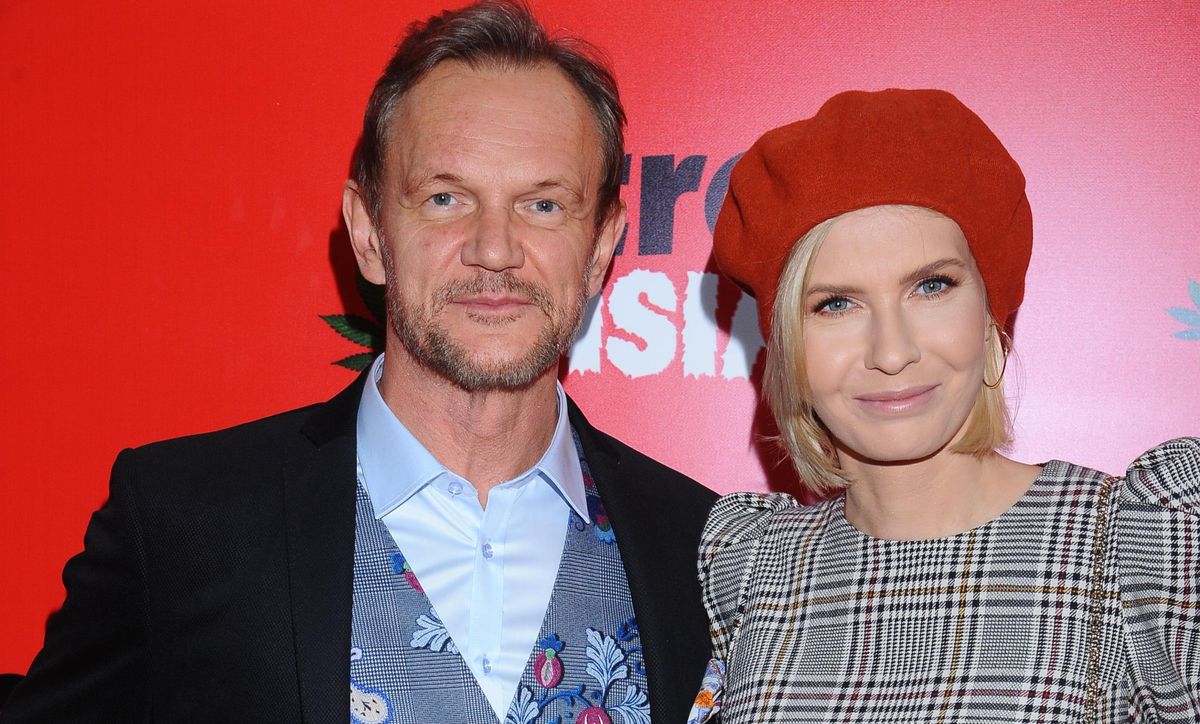 Cezary Pazura razem z żoną na premierze filmu "Futro z misia". Edyta Pazura niczym paryżanka