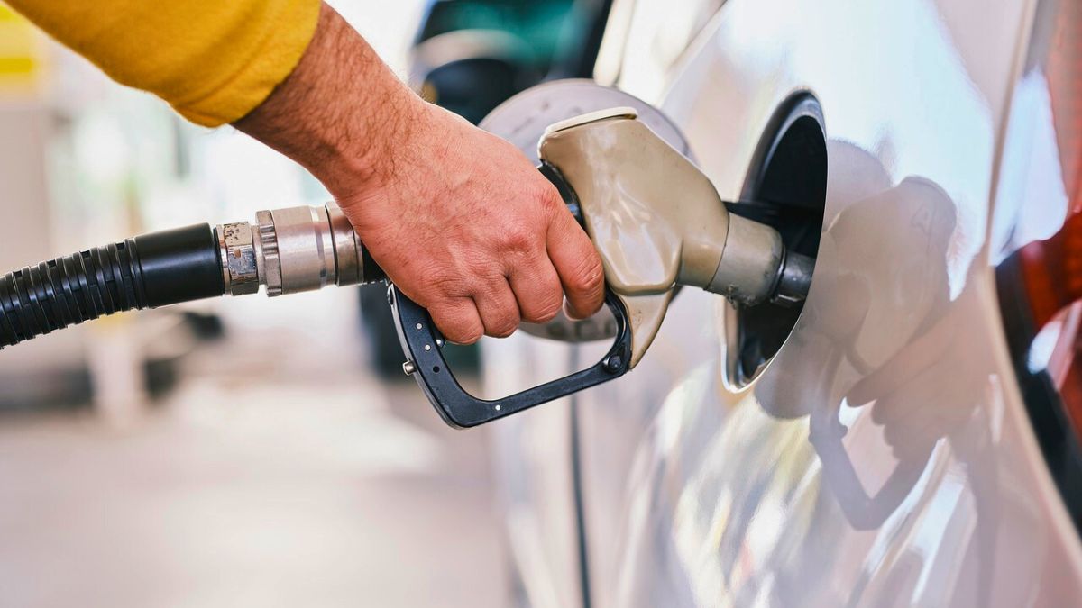 Takie tankowanie samochodu może mieć poważne konsekwencje 