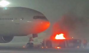 Pożar tuż pod nosem Boeinga 777 . Zrobiło się niebezpiecznie