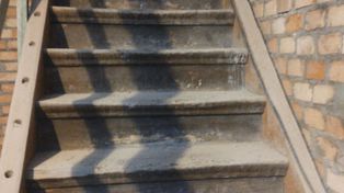 Warszawa: Historyczny drewniak przechodzi metamorfozę. Duży postęp