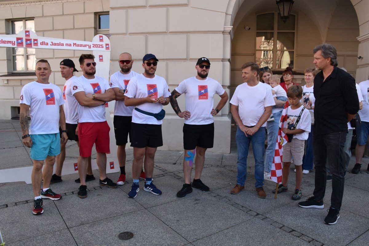 9.08.2025 r. wyjazd grupy Wigry Składaki Dobre Chłopaki z Kalisza na Mazury w ramach akcji charytatywnej dla małego Jasia