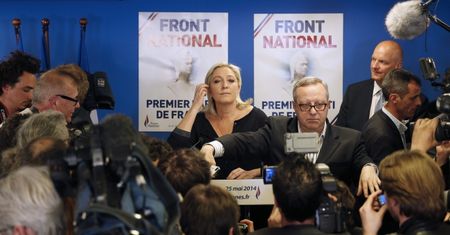 "Le Figaro": Wygrana Frontu Narodowego politycznym trzęsieniem ziemi