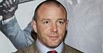 Guy Ritchie reżyseruje, a George Clooney gra