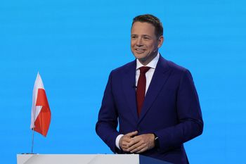 Konto Trzaskowskiego prowadzone z Węgier. Jest reakcja sztabu