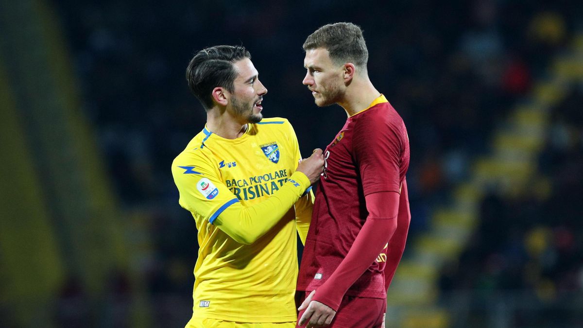 PAP/EPA / FEDERICO PROIETTI  / Na zdjęciu: Edin Dzeko (z prawej) oraz Edoardo Goldanica