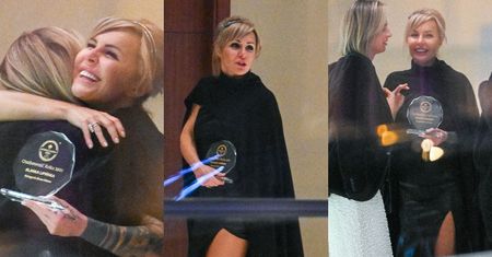 Blanka Lipińska kroczy dumnie ze statuetką i przyjmuje gratulacje po gali Marki Roku (ZDJĘCIA)