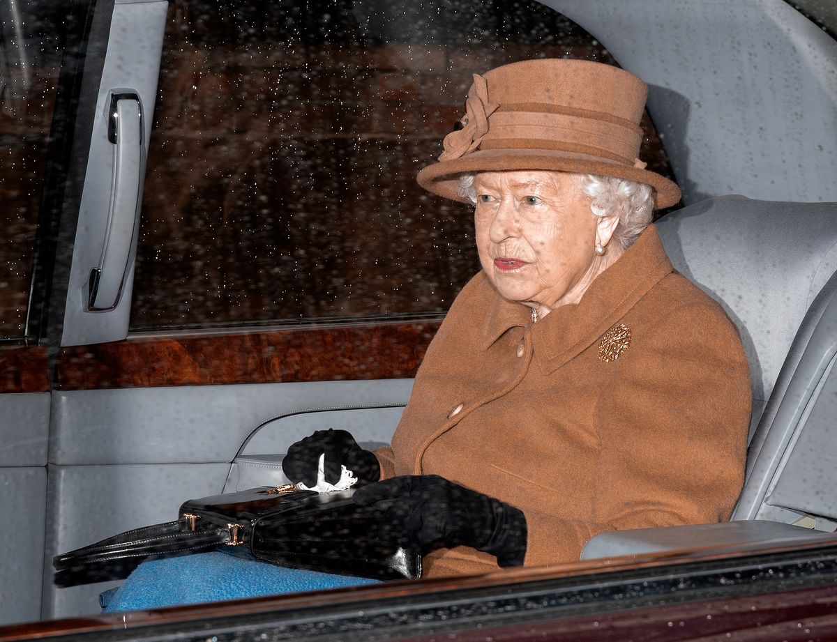 Królowa Elżbieta jest smutna. Na zdążyła nacieszyć się wnukiem przed decyzją Meghan Markle i księcia Harry’ego