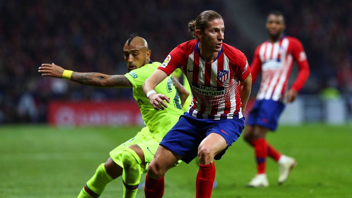 PAP/EPA / Rodrigo Jimenez / Na zdjęciu: Filipe Luis (z prawej)