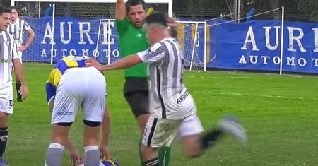 Skandal na boisku. Piłkarz kopnął przeciwnika i wywołał zamieszki