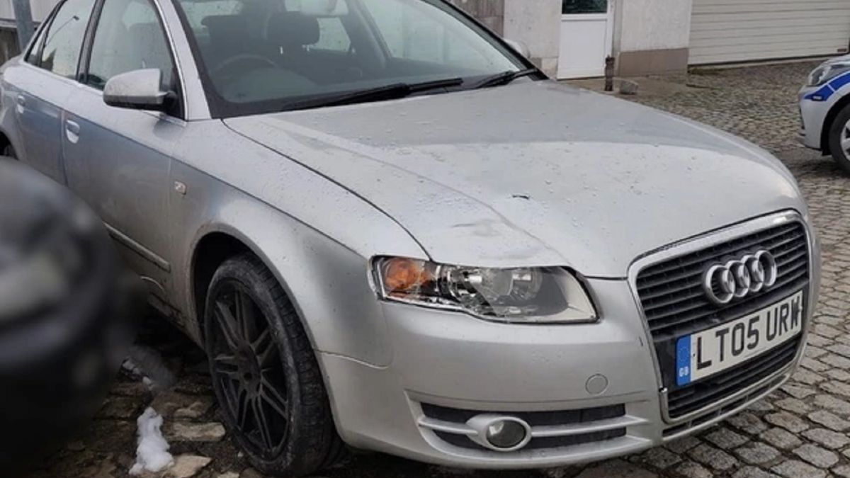 Mężczyzna porzucił auto po potrąceniu 21-latki.