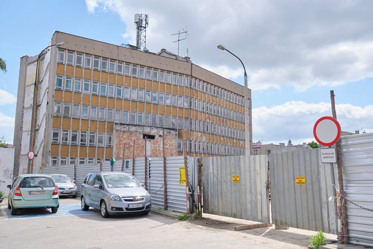 Budynek dawnej stomatologii przy ul. Karmelickiej zamieni się w apartamentowiec