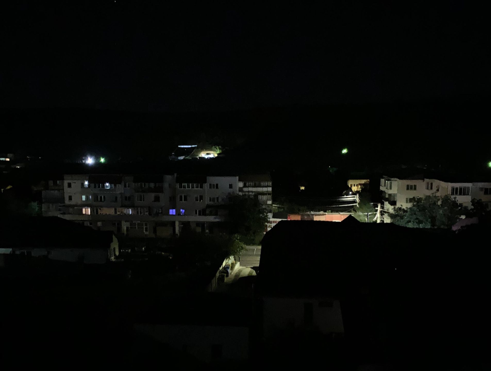 NeuralCam Night Photo czyni cuda zamieniając noc w dzień na twoim iPhonie 4