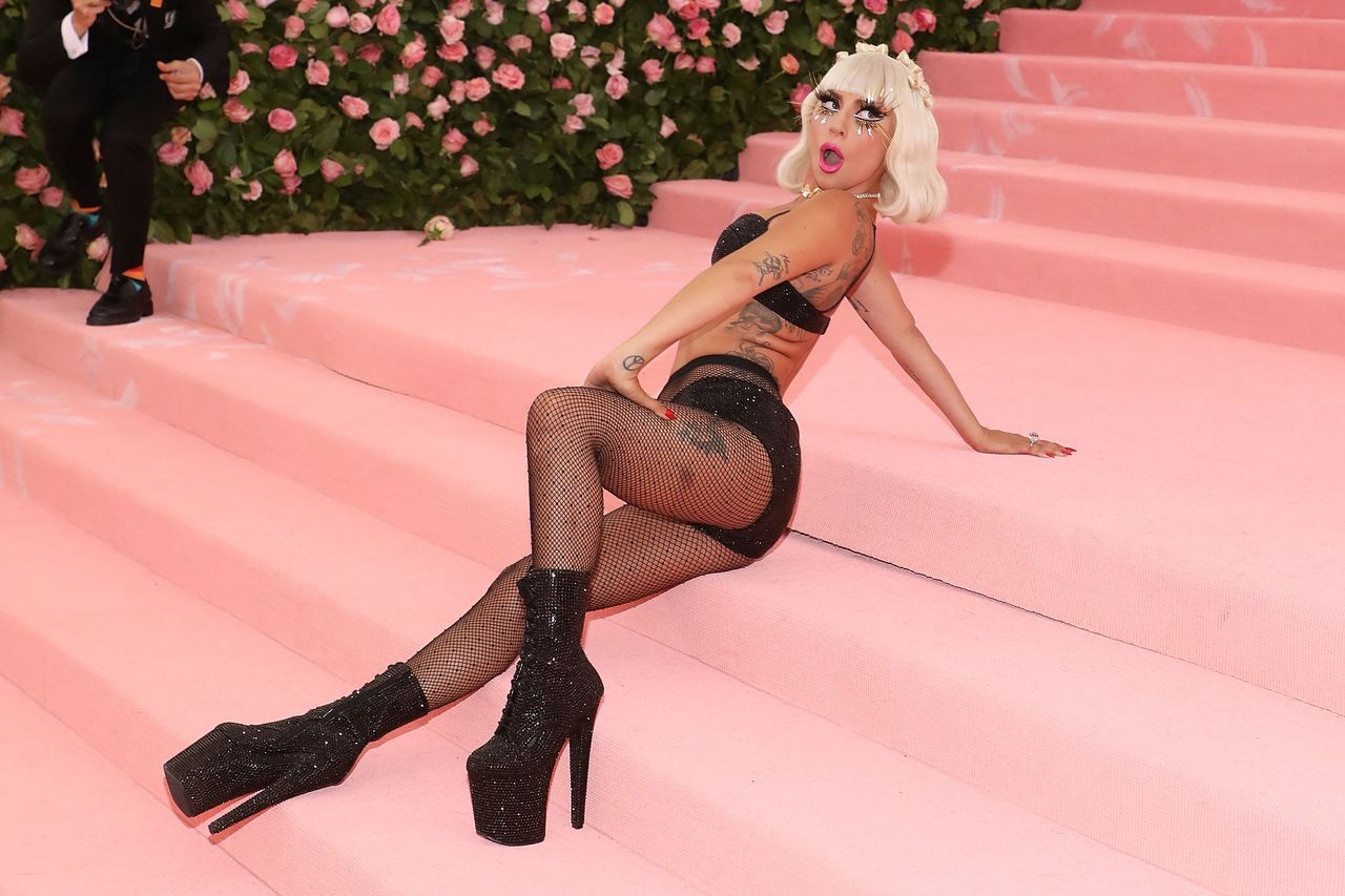 Lady Gaga w negliżu na Gali MET 