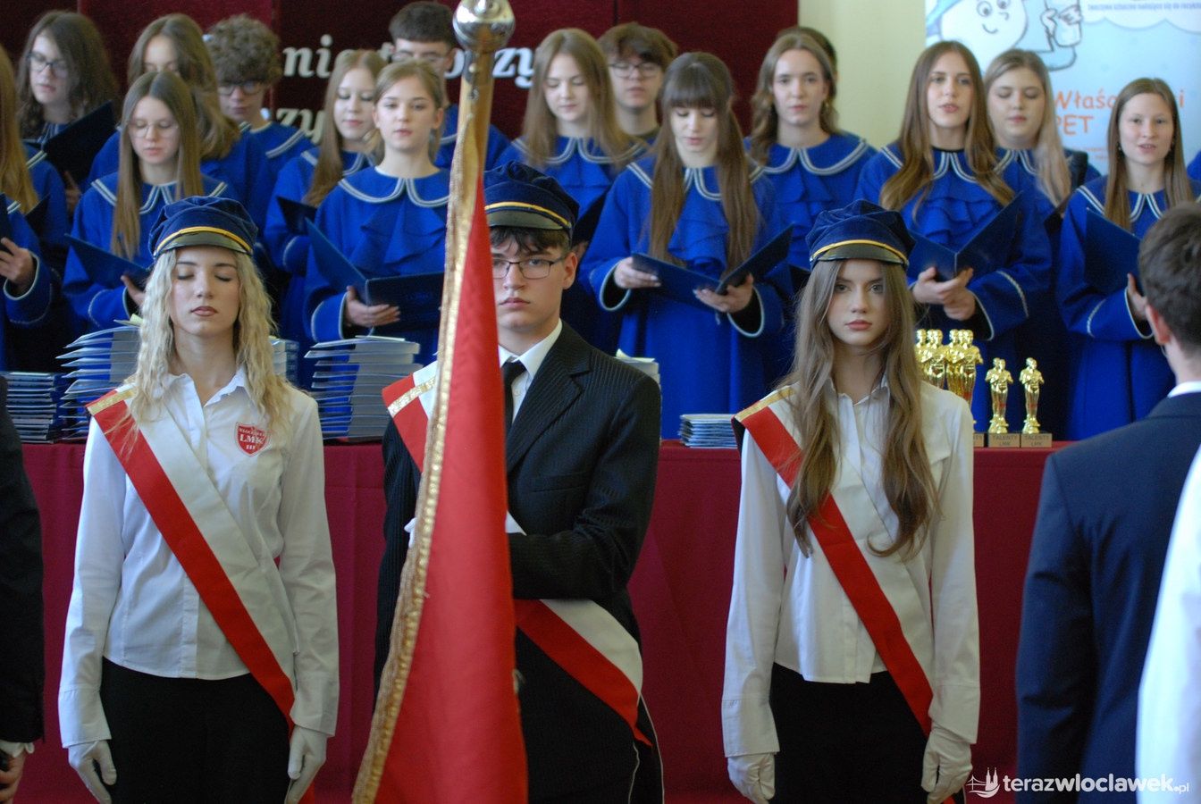 zakończenie roku maturzystów w III LO we Włocławku