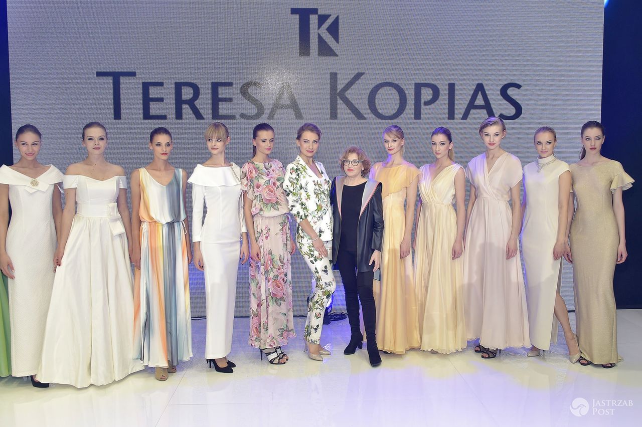 Joanna Moro i Teresa Kopias  modelkami po pokazie (fot. AKPA)